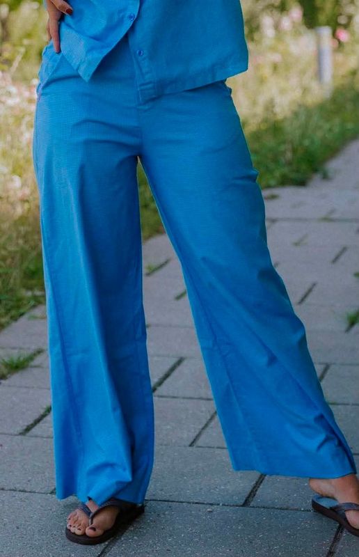 Rica Pants Not Sisters