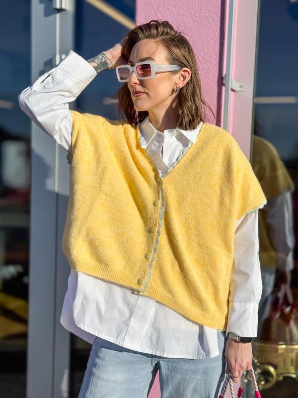 Butter Crochet Vest Qnuz