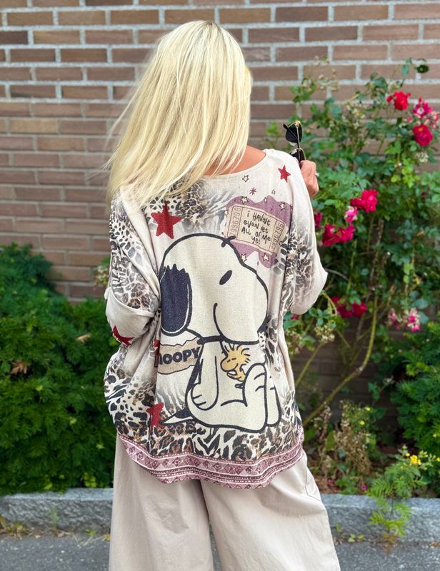 Shiney Snoopy Sweater