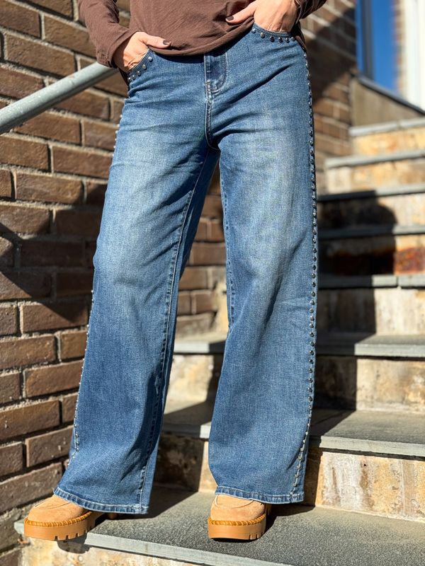 Jeans With Studs Qnuz