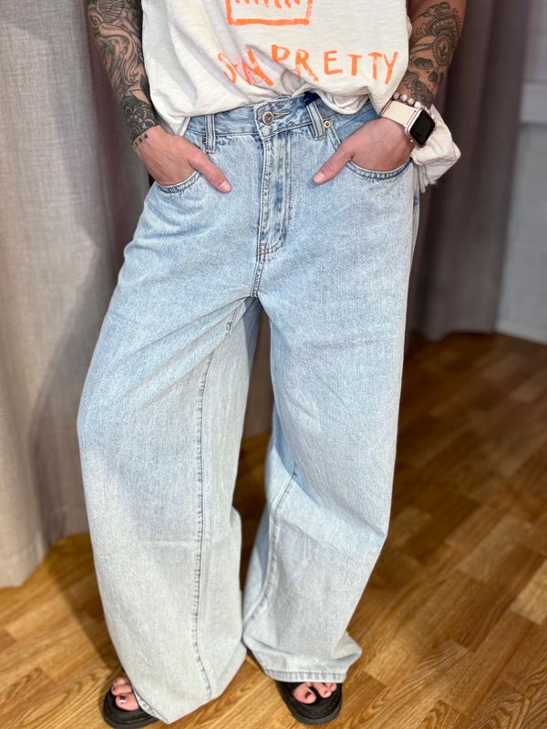 Dana Jeans