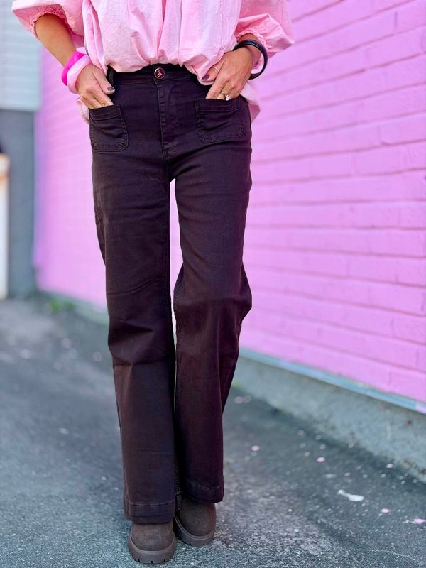 Wide Pockets Jeans Qnuz