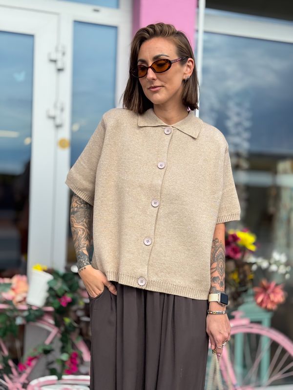 Knit W Buttons Qnuz