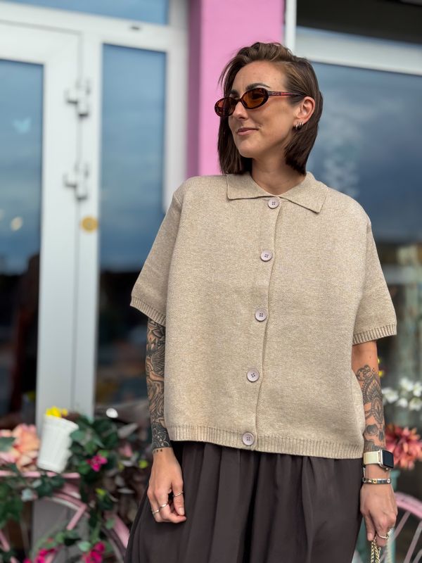 Knit W Buttons Qnuz