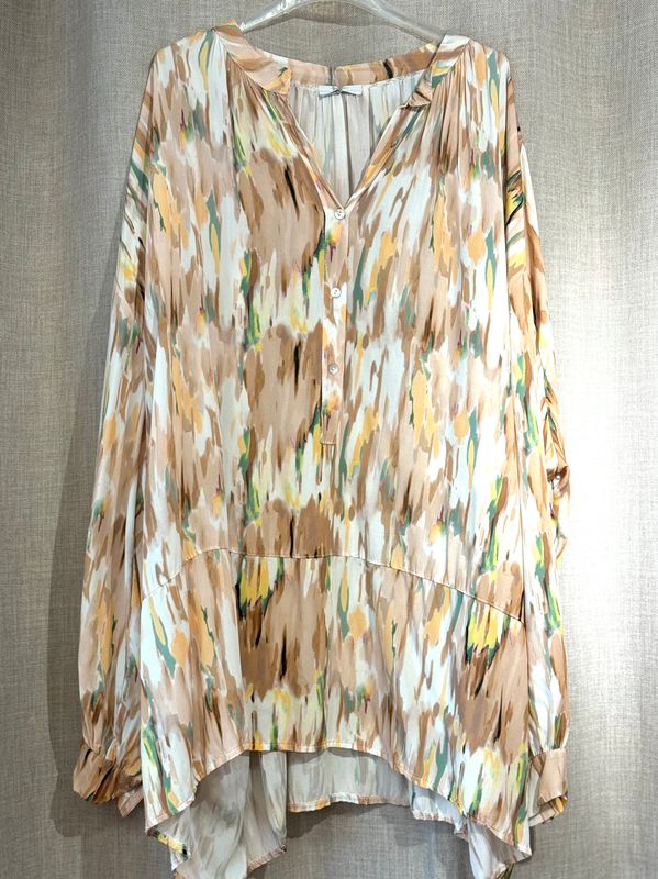 Barb Oversized Blouse