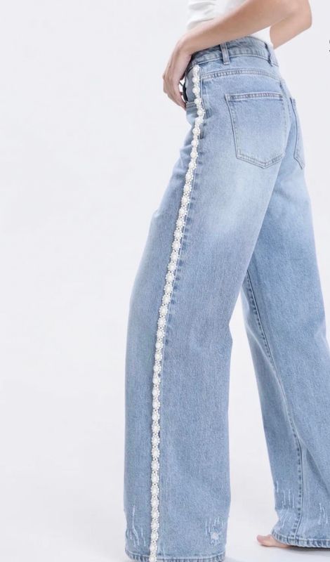 Jeans w/ Ribbon & Pearls Qnuz