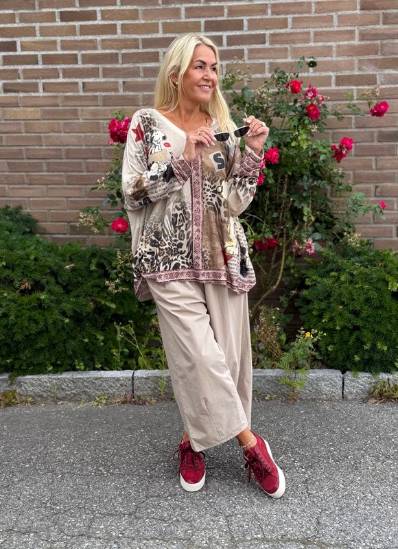 Shiney Snoopy Sweater