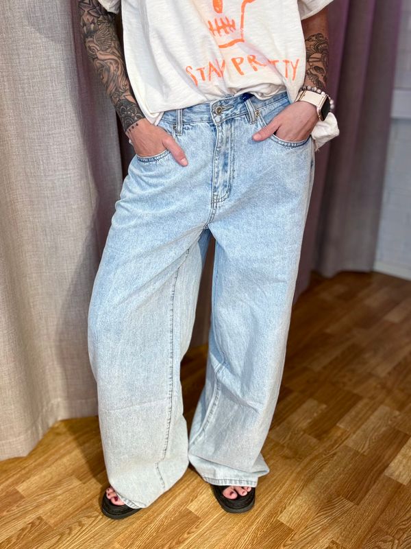 Dana Jeans