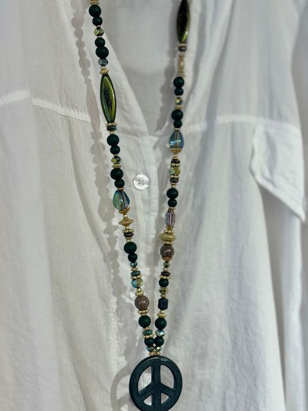 Racha Necklace Qnuz