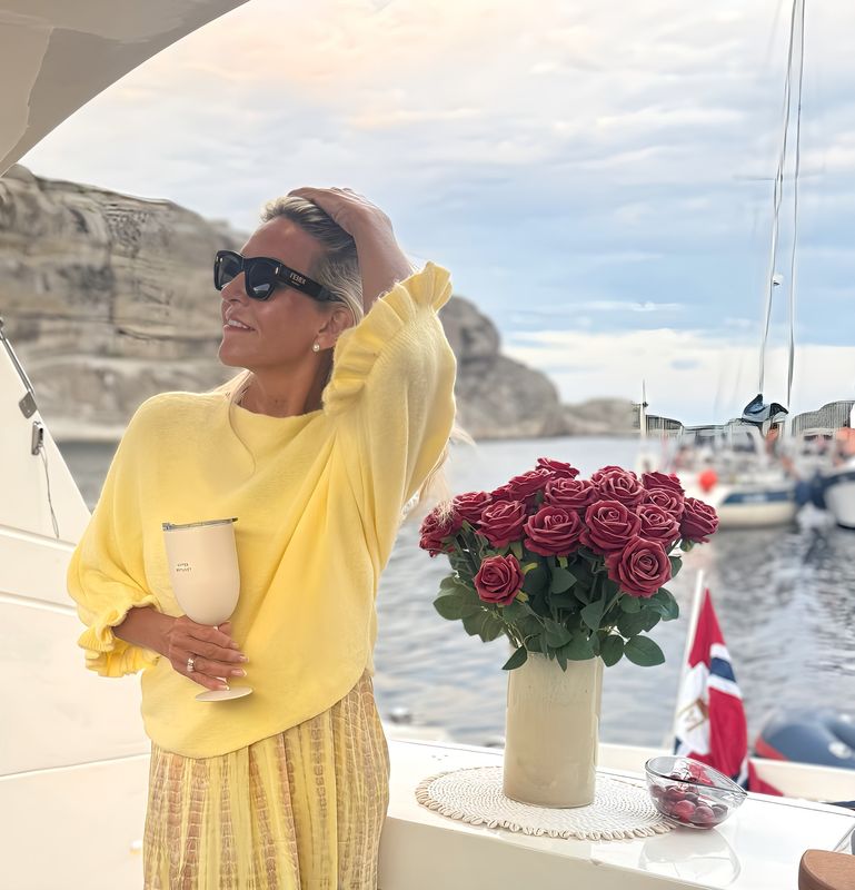 Alicia Alpaca Sweater Love Forever 