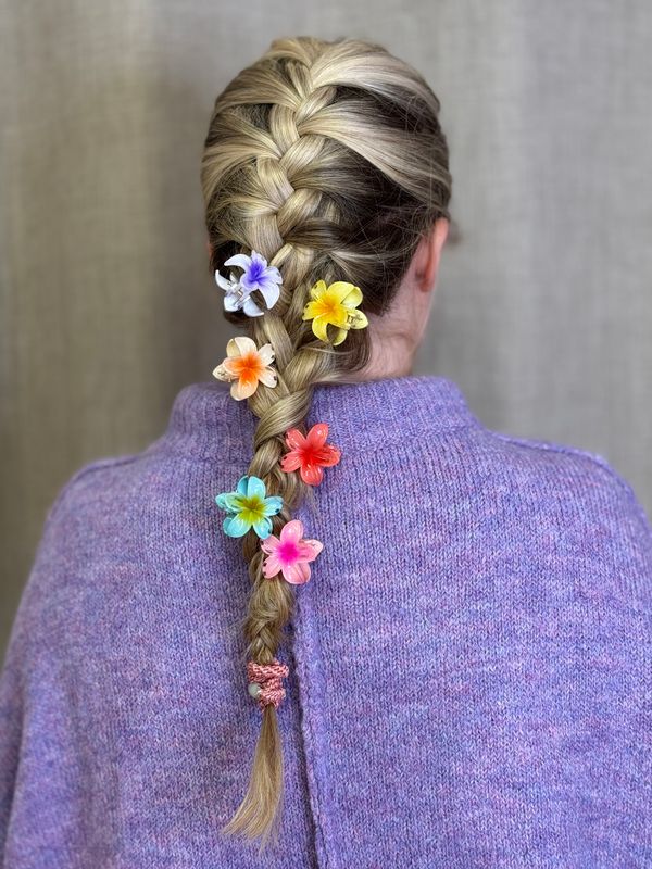 Small Flower Hairclip