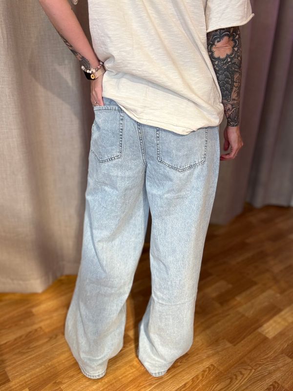 Dana Jeans