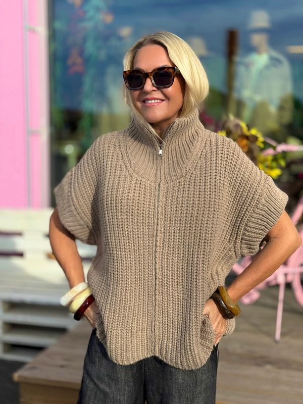 Super Zip Vest