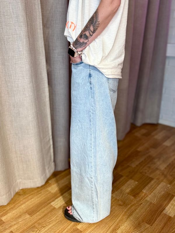 Dana Jeans