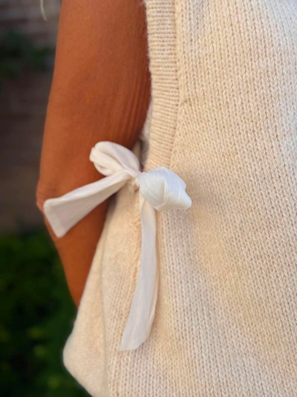Ribbon Knit Vest